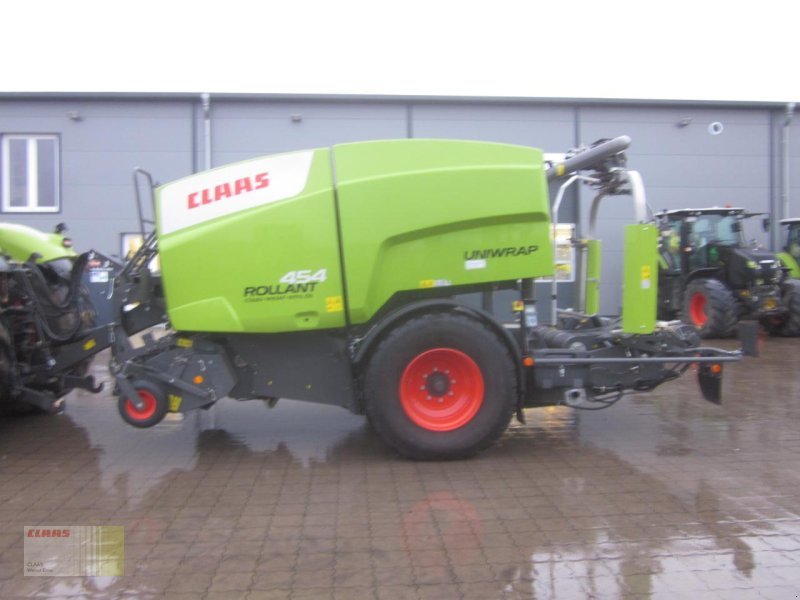 Press-/Wickelkombination des Typs CLAAS ROLLANT 454 RC PRO UNIWRAP, Pressen-Wickler-Kombination, Gebrauchtmaschine in Westerstede (Bild 2)