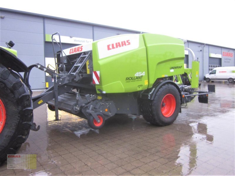Press-/Wickelkombination des Typs CLAAS ROLLANT 454 RC PRO UNIWRAP, Pressen-Wickler-Kombination, Gebrauchtmaschine in Westerstede (Bild 1)