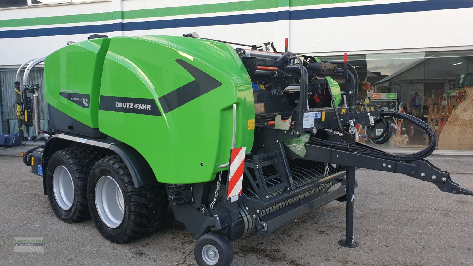 Press-/Wickelkombination del tipo Deutz-Fahr FixMaster BP 335 OC 23 -mit Folien-Netzbindung u. 3-D Wickler-, Neumaschine In Diessen (Immagine 1)