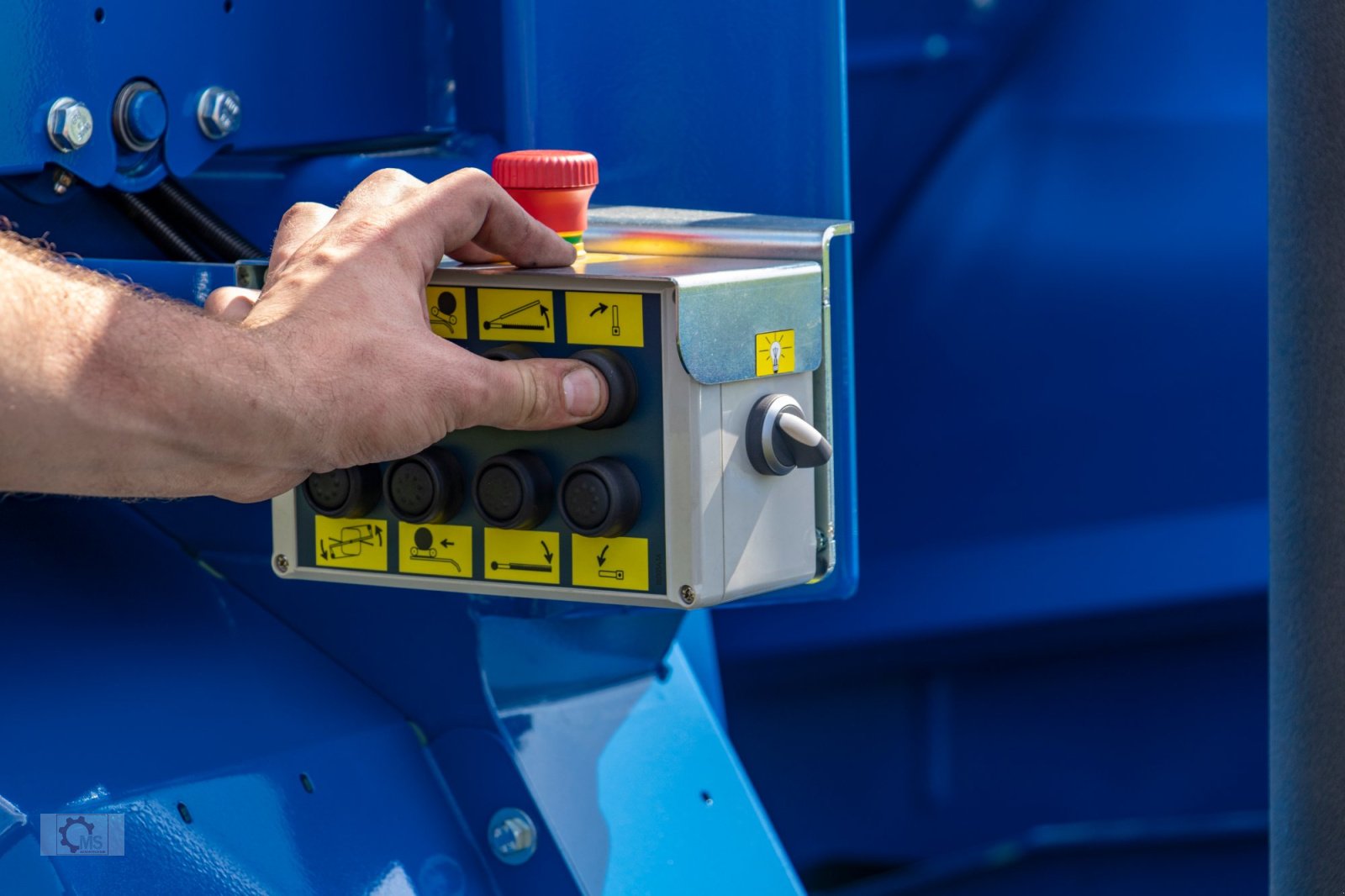 Press-/Wickelkombination des Typs Göweil G-1 F125 Kombi Runballenpresse Wickelkombination 1,25m Rundballen, Neumaschine in Tiefenbach (Bild 14)