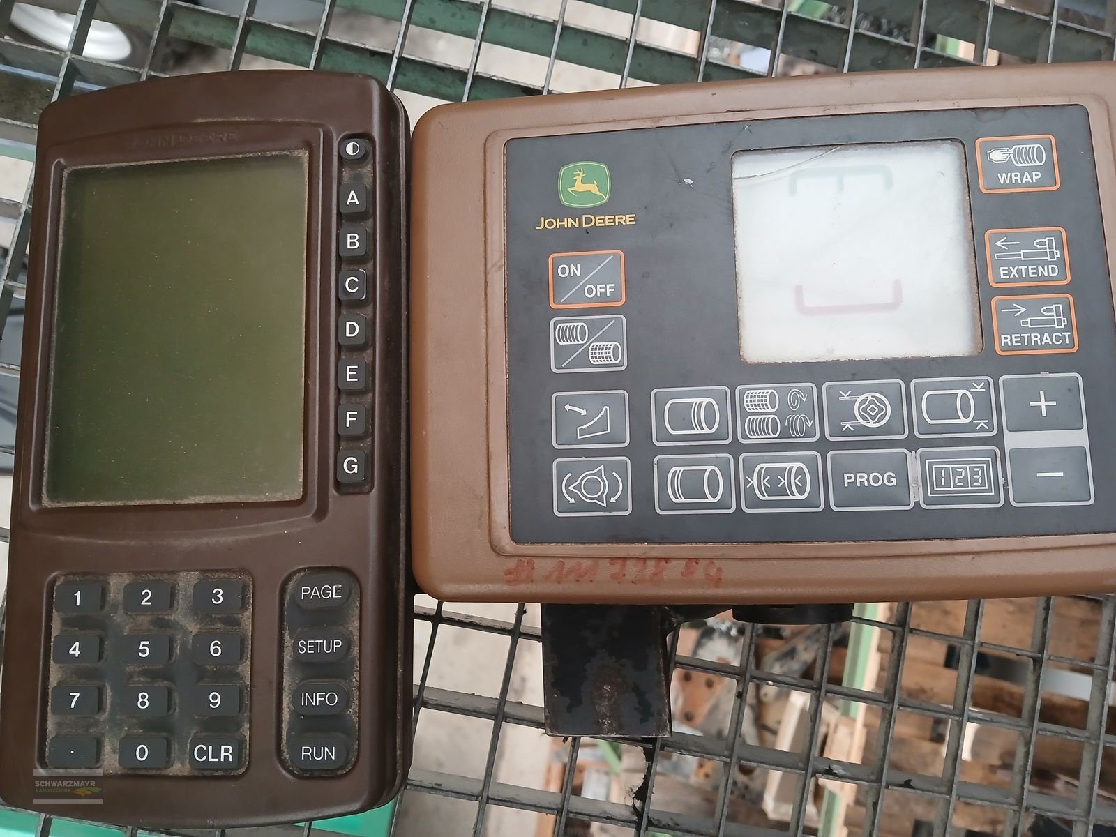 Press-/Wickelkombination of the type John Deere 678, Gebrauchtmaschine in Aurolzmünster (Picture 18)