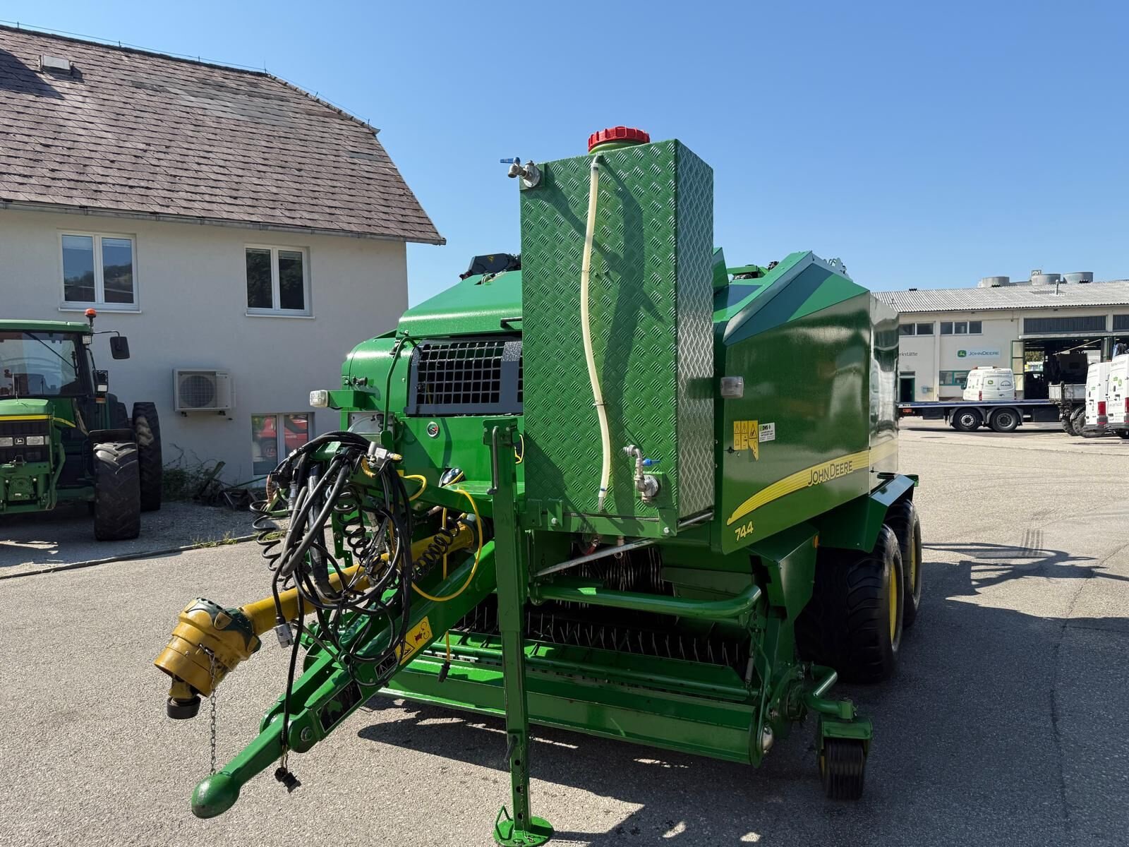 Press-/Wickelkombination от тип John Deere 744, Gebrauchtmaschine в Kirchdorf (Снимка 2)