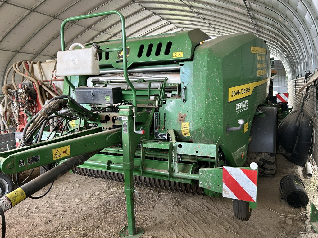 Press-/Wickelkombination del tipo John Deere C 441 R, Gebrauchtmaschine In UZERCHE (Immagine 2)