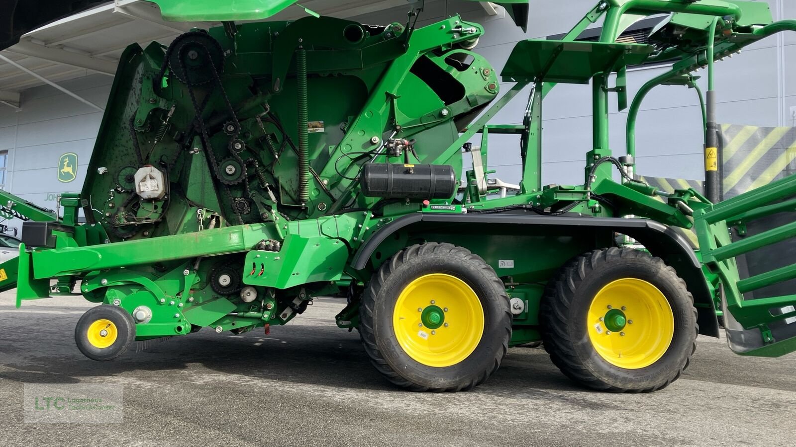 Press-/Wickelkombination des Typs John Deere C451R, Vorführmaschine in Redlham (Bild 13)