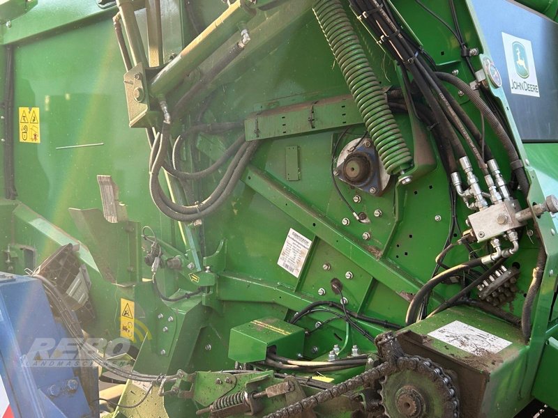 Press-/Wickelkombination typu John Deere V461M mit Göweil G5040, Gebrauchtmaschine v Albersdorf (Obrázek 9)