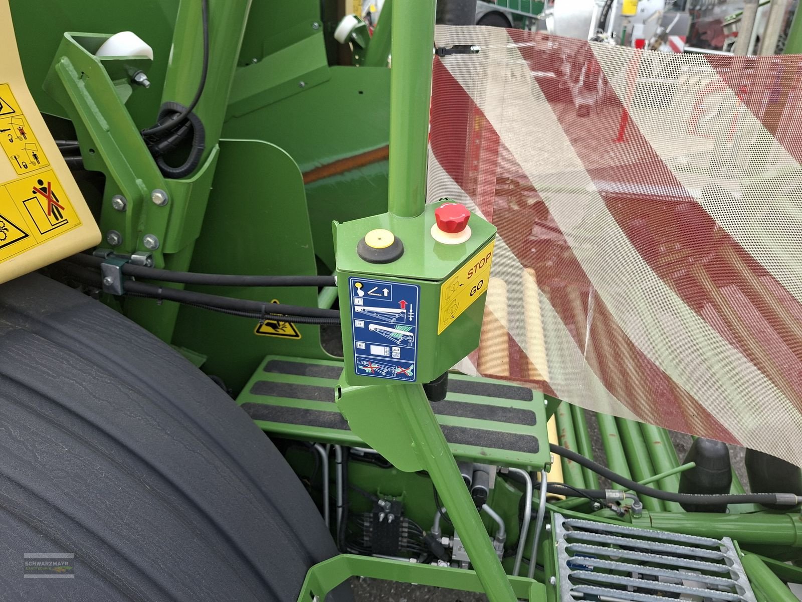 Press-/Wickelkombination van het type Krone Comprima CV 150 XC Plus, Neumaschine in Gampern (Foto 14)