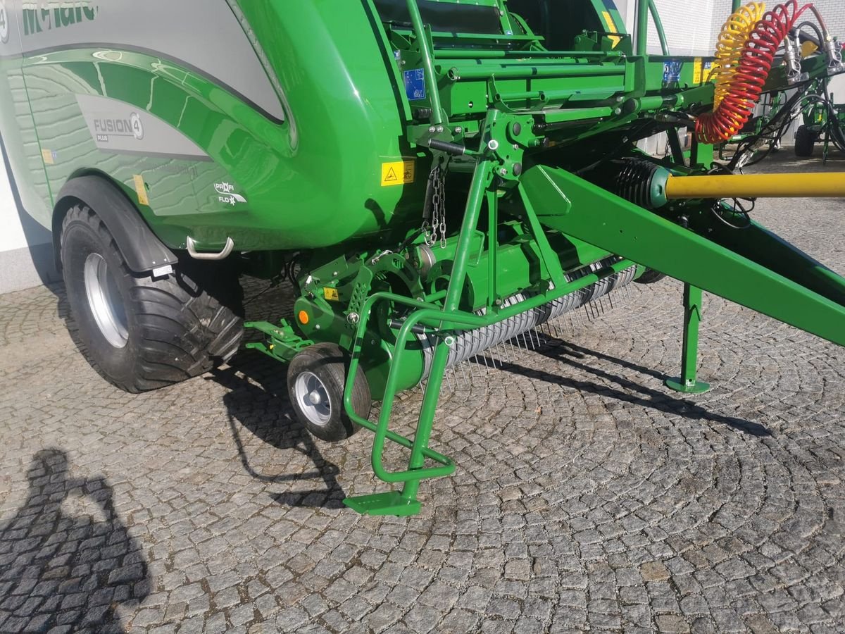 Press-/Wickelkombination des Typs McHale Fusion 4 Plus Press-Wickelkombination, Neumaschine in St. Marienkirchen (Bild 10)