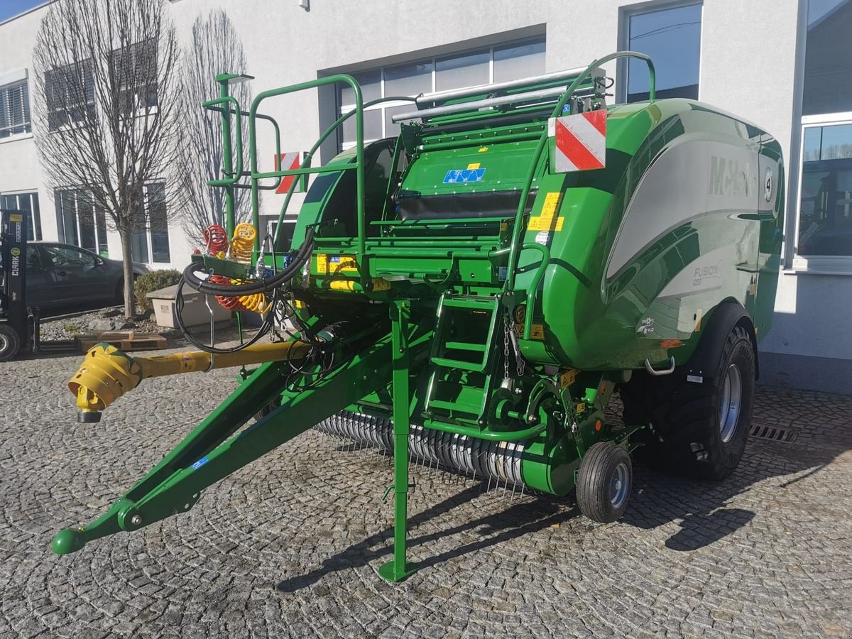Press-/Wickelkombination des Typs McHale Fusion 4 Plus Press-Wickelkombination, Neumaschine in St. Marienkirchen (Bild 1)