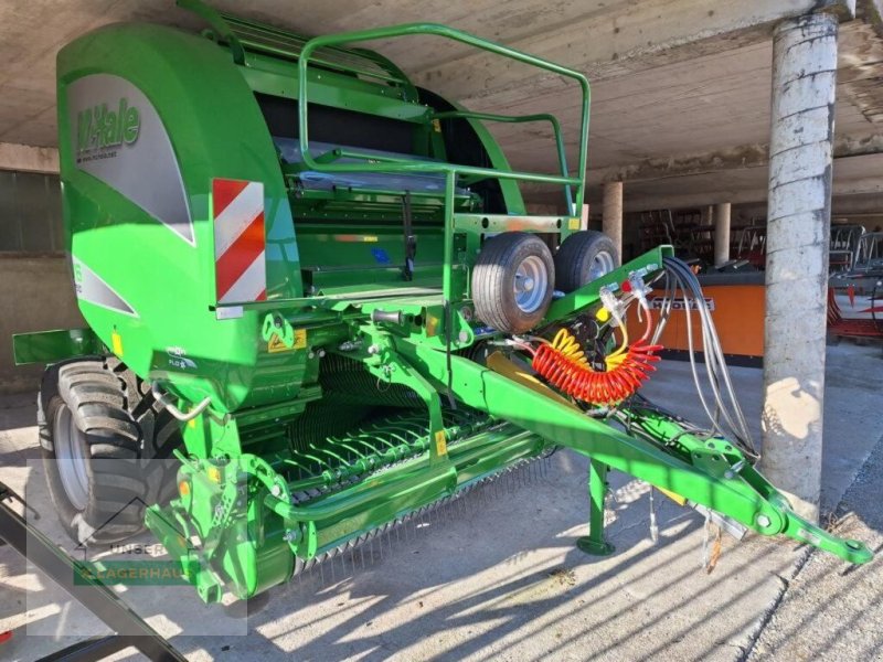 Press-/Wickelkombination van het type McHale V6750, Neumaschine in Schlitters