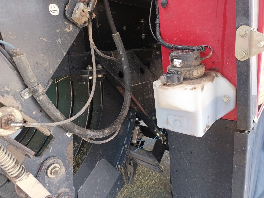 Press-/Wickelkombination des Typs New Holland BB 940 +/plus Parkland 425, Gebrauchtmaschine in Liebenwalde (Bild 10)