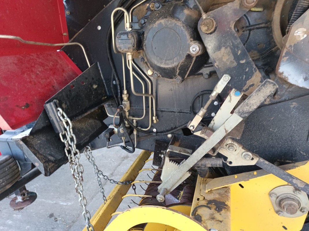 Press-/Wickelkombination des Typs New Holland BB 940 +/plus Parkland 425, Gebrauchtmaschine in Liebenwalde (Bild 13)