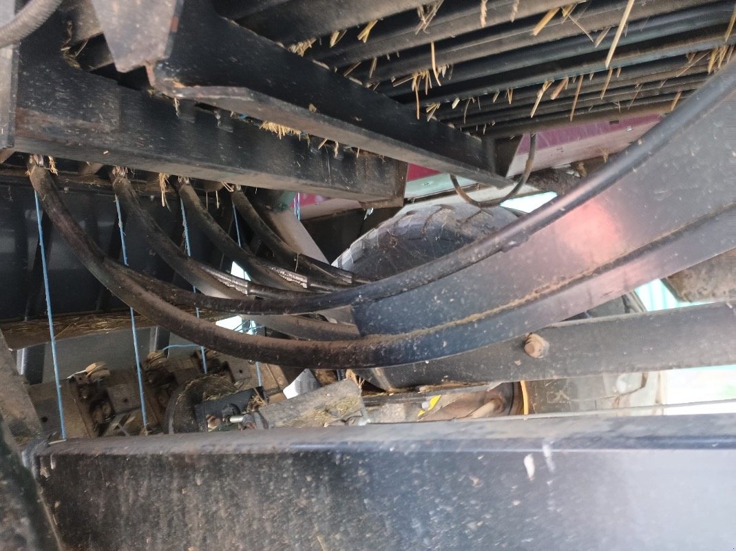 Press-/Wickelkombination des Typs New Holland BB 940 +/plus Parkland 425, Gebrauchtmaschine in Liebenwalde (Bild 16)