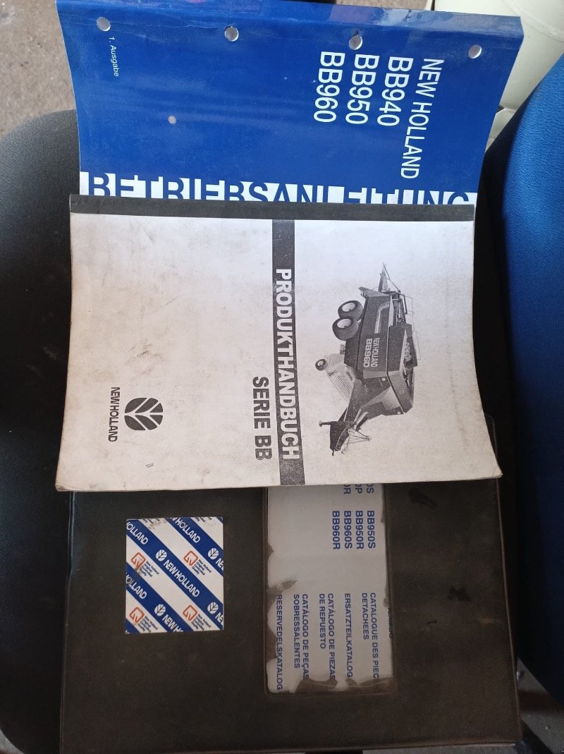 Press-/Wickelkombination des Typs New Holland BB 940 +/plus Parkland 425, Gebrauchtmaschine in Liebenwalde (Bild 29)