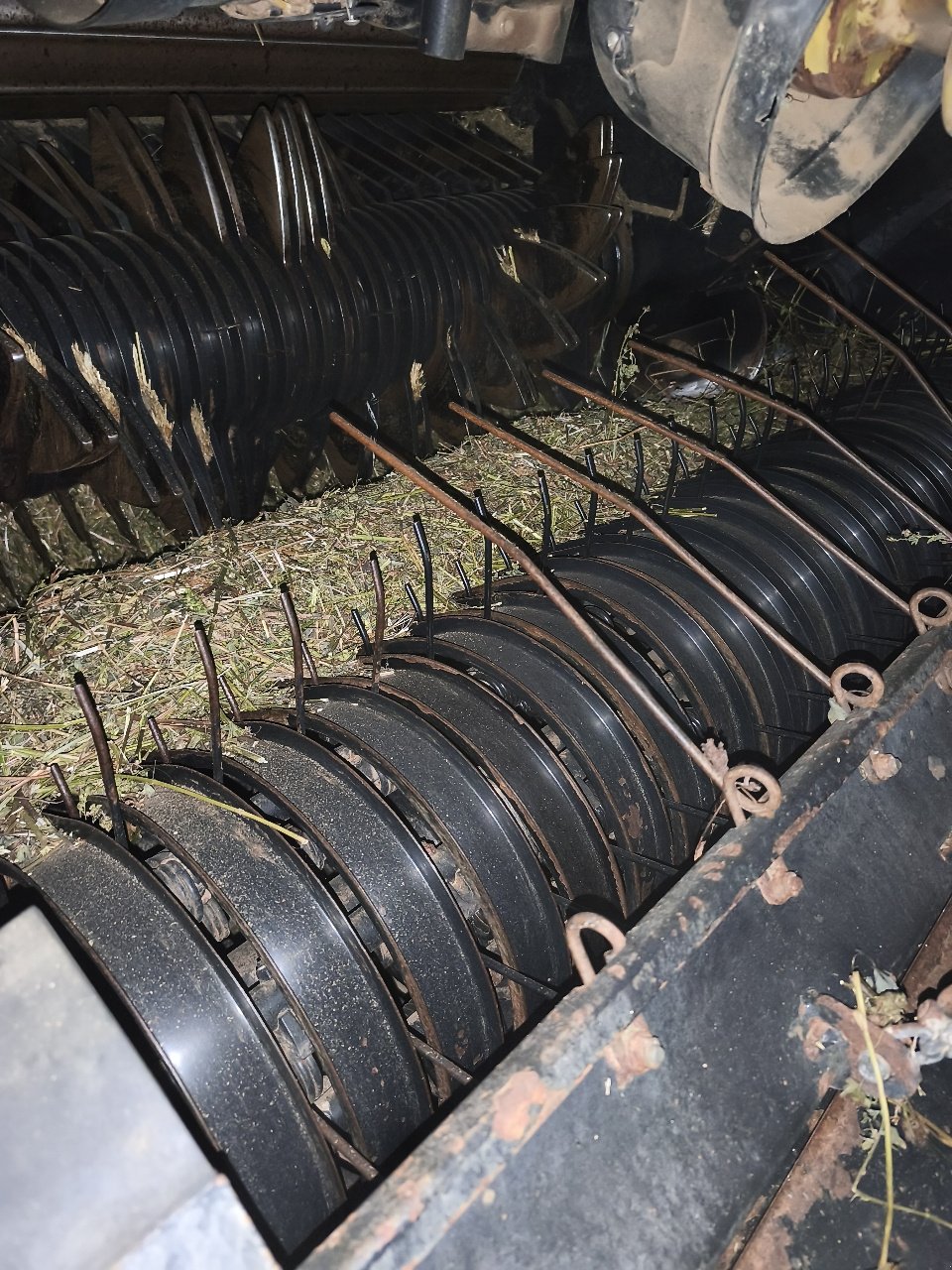 Press-/Wickelkombination Türe ait New Holland ROLL BALER 125 COMBI, Gebrauchtmaschine içinde Chauvoncourt (resim 11)