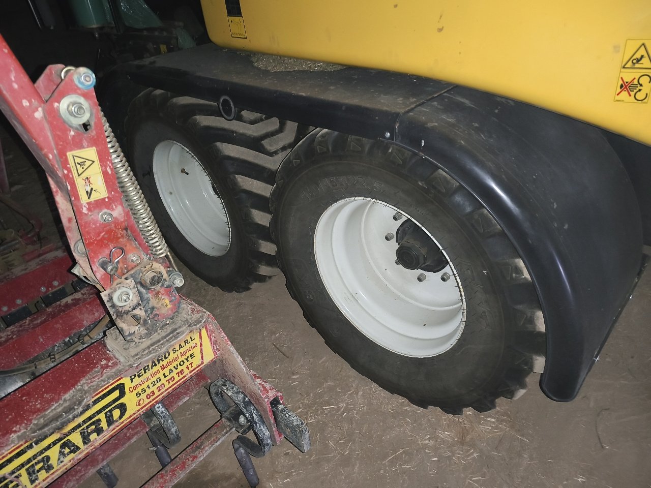 Press-/Wickelkombination Türe ait New Holland ROLL BALER 125 COMBI, Gebrauchtmaschine içinde Chauvoncourt (resim 10)