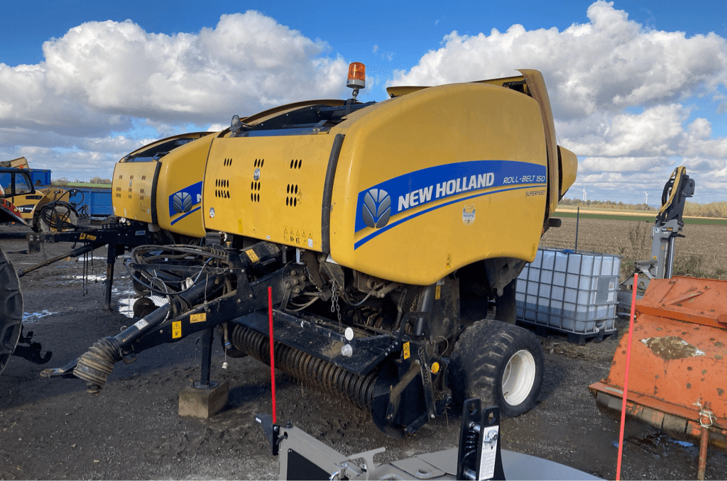 Press-/Wickelkombination del tipo New Holland ROLL BELT 150, Gebrauchtmaschine en CINTHEAUX (Imagen 5)