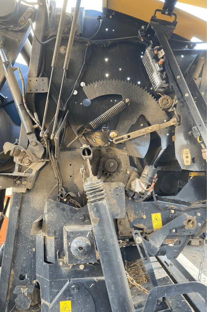 Press-/Wickelkombination del tipo New Holland ROLL BELT 150, Gebrauchtmaschine en CINTHEAUX (Imagen 10)