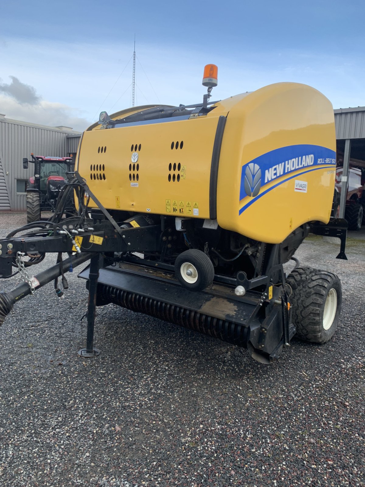 Press-/Wickelkombination от тип New Holland ROLL BELT 150, Gebrauchtmaschine в CINTHEAUX (Снимка 1)