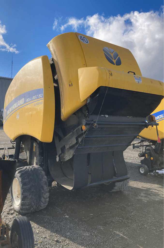 Press-/Wickelkombination del tipo New Holland ROLL BELT 150, Gebrauchtmaschine en CINTHEAUX (Imagen 4)