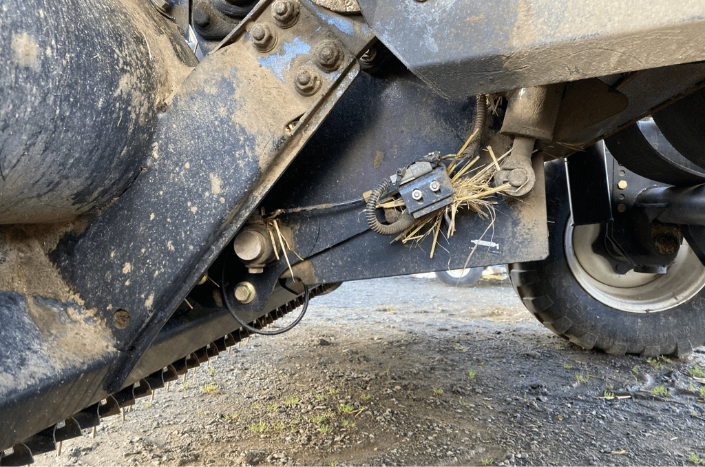 Press-/Wickelkombination del tipo New Holland ROLL BELT 150, Gebrauchtmaschine en CINTHEAUX (Imagen 11)