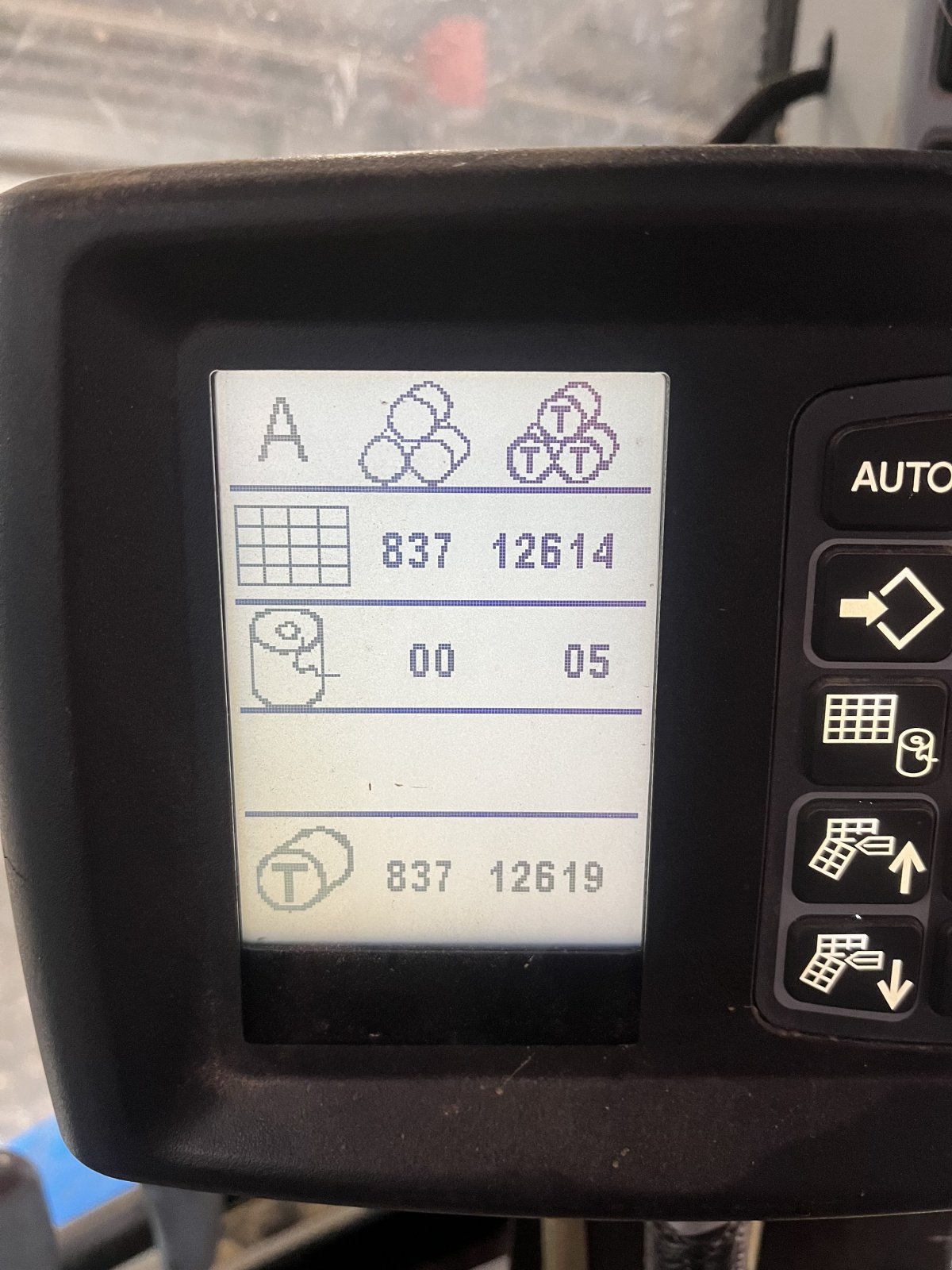 Press-/Wickelkombination от тип New Holland ROLL BELT 150, Gebrauchtmaschine в CINTHEAUX (Снимка 6)