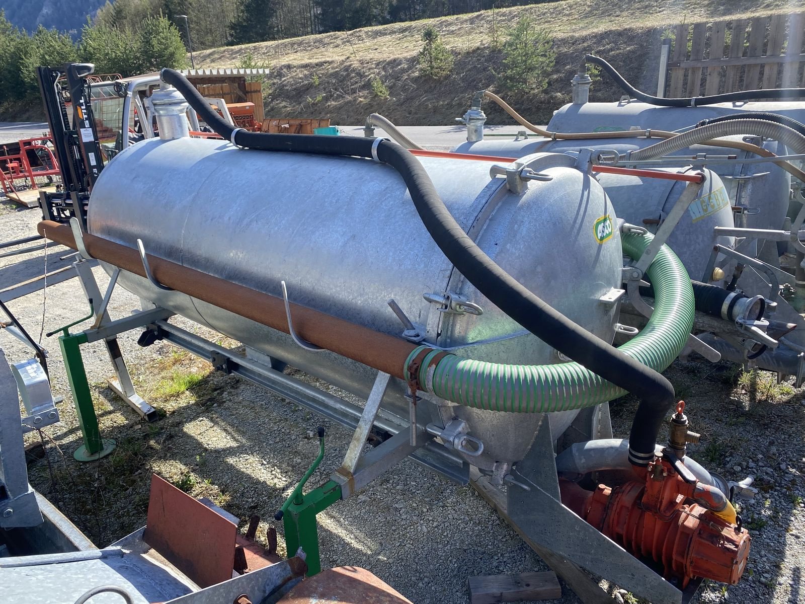Pumpfass del tipo ASCO Vacuumfass 2100, Gebrauchtmaschine en Ried im Oberinntal (Imagen 2)