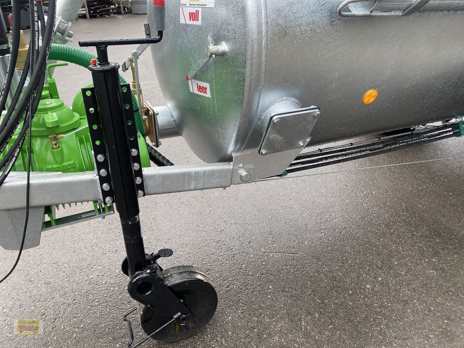 Pumpfass des Typs Bauer Kombifass K 31 Einachs mit Werfer, Neumaschine in Kötschach (Bild 16)