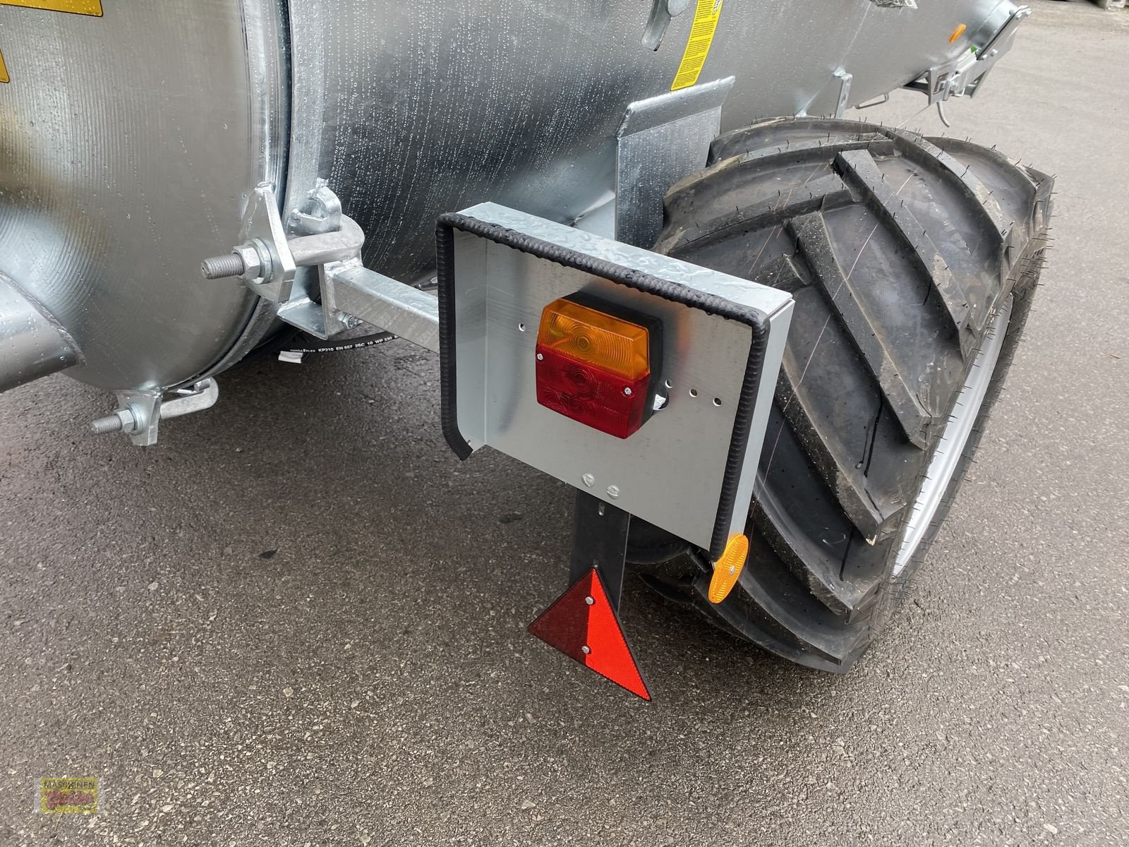 Pumpfass des Typs Bauer Kombifass K 31 Einachs mit Werfer, Neumaschine in Kötschach (Bild 24)