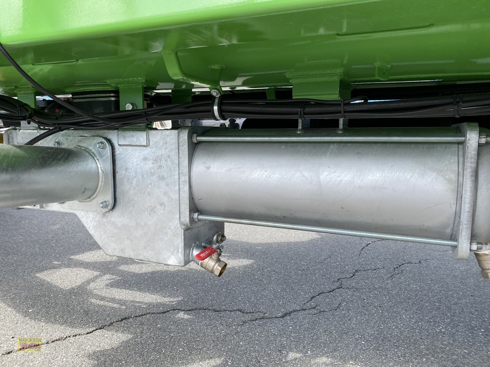 Pumpfass of the type Bauer PTW 9E Edelweiss Pumpfass mit Schleppfix SFA 9, Neumaschine in Kötschach (Picture 8)