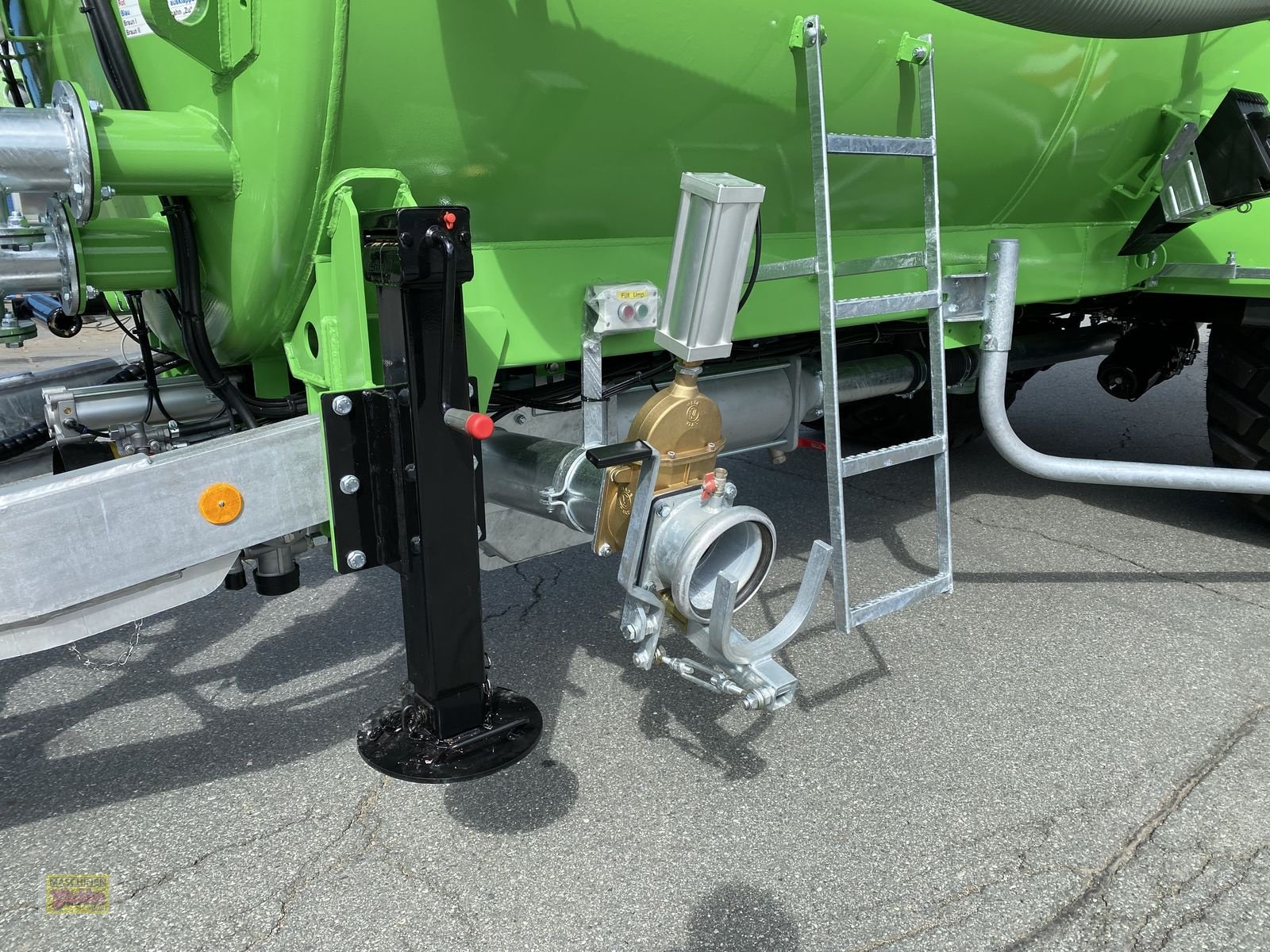 Pumpfass of the type Bauer PTW 9E Edelweiss Pumpfass mit Schleppfix SFA 9, Neumaschine in Kötschach (Picture 7)