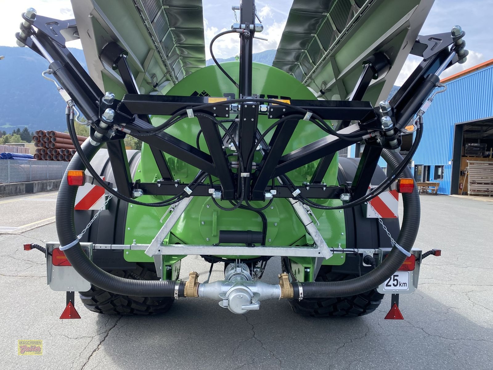 Pumpfass of the type Bauer PTW 9E Edelweiss Pumpfass mit Schleppfix SFA 9, Neumaschine in Kötschach (Picture 15)