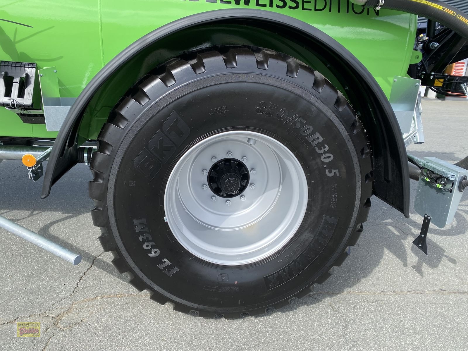 Pumpfass of the type Bauer PTW 9E Edelweiss Pumpfass mit Schleppfix SFA 9, Neumaschine in Kötschach (Picture 11)