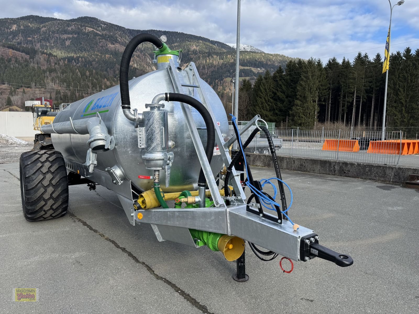 Pumpfass of the type Bauer V63 Vakuumfass mit 6250 Liter Inhalt, Neumaschine in Kötschach (Picture 12)