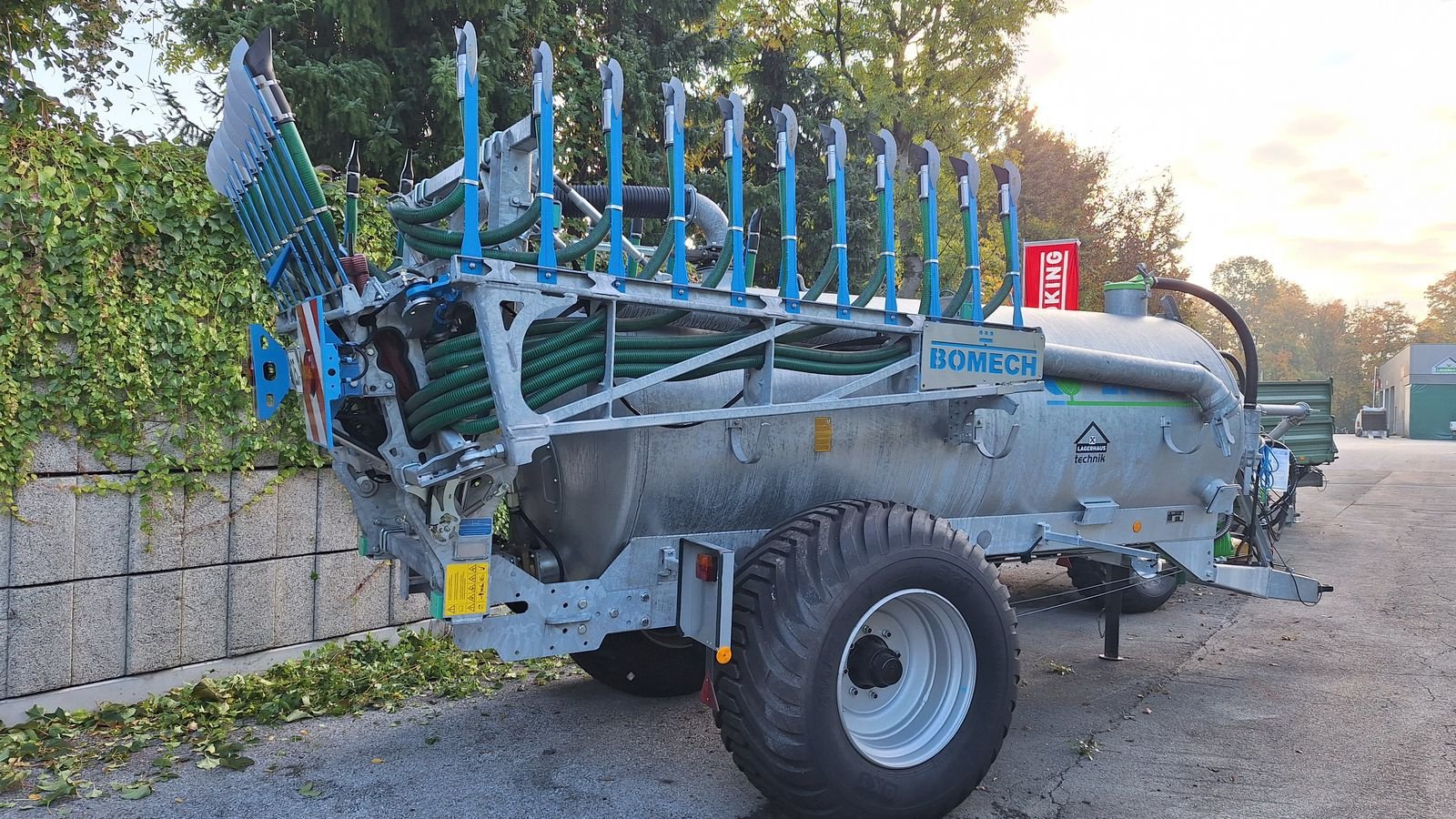 Pumpfass типа Bauer Vakuumfass V 81 mit Bomech Schleppschuhverteiler, Neumaschine в Bergheim (Фотография 3)
