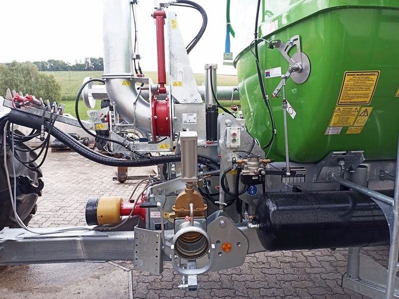 Pumpfass des Typs Eckart LUPUS 131+ Tandempumpfass, Neumaschine in St. Marienkirchen (Bild 6)