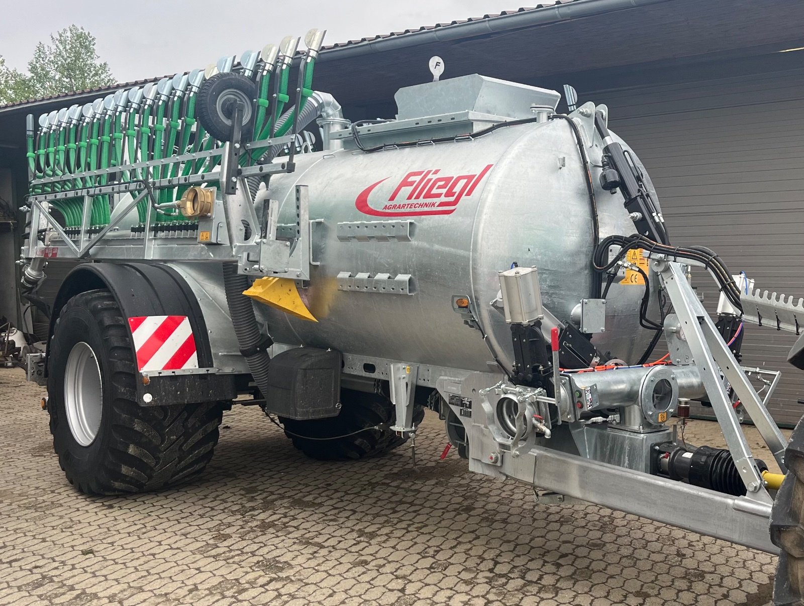 Pumpfass del tipo Fliegl PFW 10600, Gebrauchtmaschine en Witzmannsberg (Imagen 1)