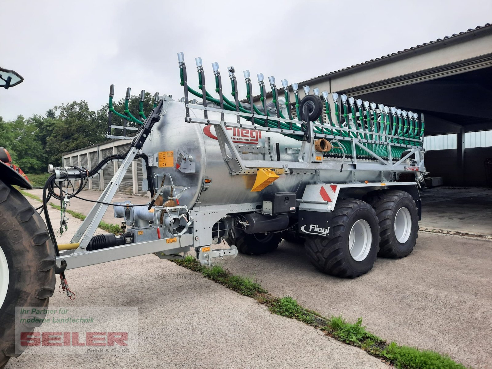 Pumpfass typu Fliegl PFW 12000 Maxx Line Tandem + Skate 150 12m³ / 15 m, Neumaschine v Ansbach (Obrázek 1)