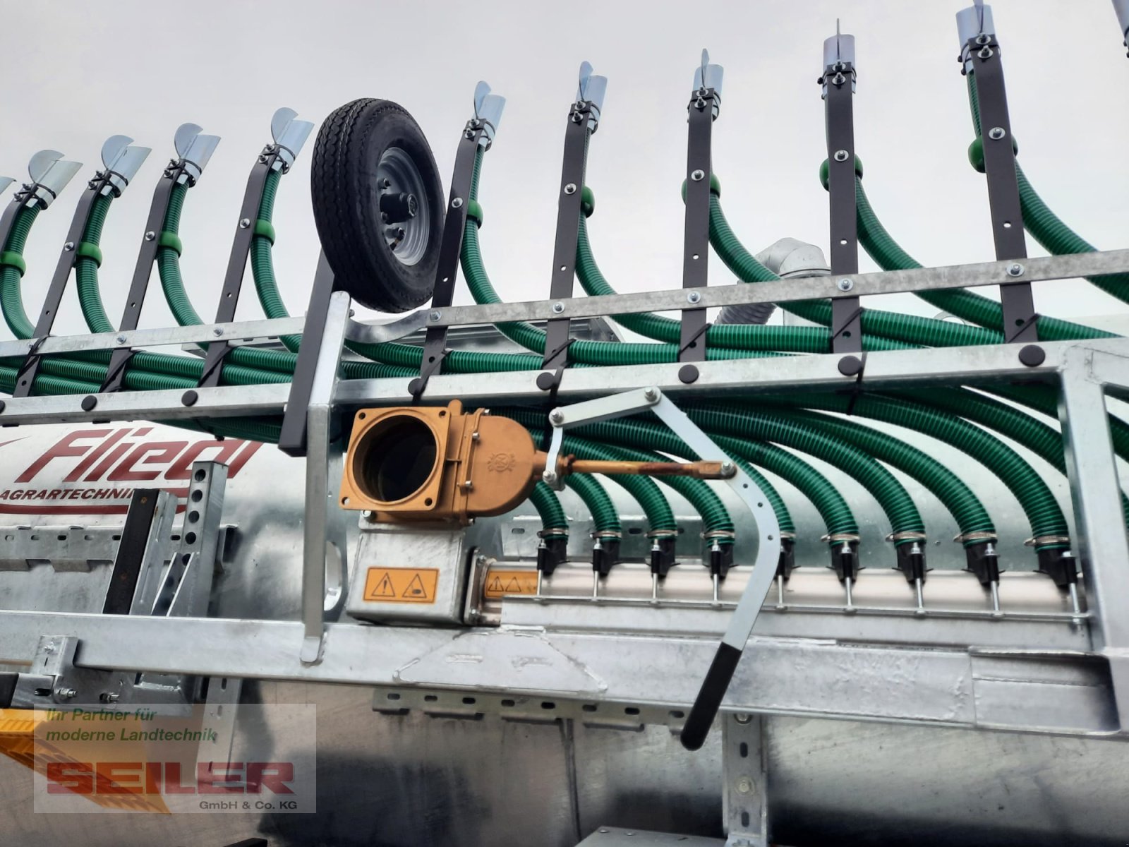 Pumpfass typu Fliegl PFW 12000 Maxx Line Tandem + Skate 150 12m³ / 15 m, Neumaschine v Ansbach (Obrázek 9)