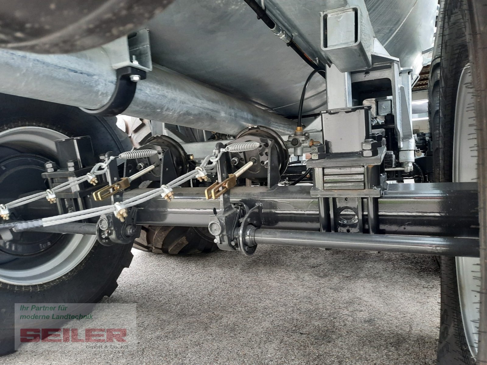 Pumpfass typu Fliegl PFW 12000 Maxx Line Tandem + Skate 150 12m³ / 15 m, Neumaschine v Ansbach (Obrázek 12)