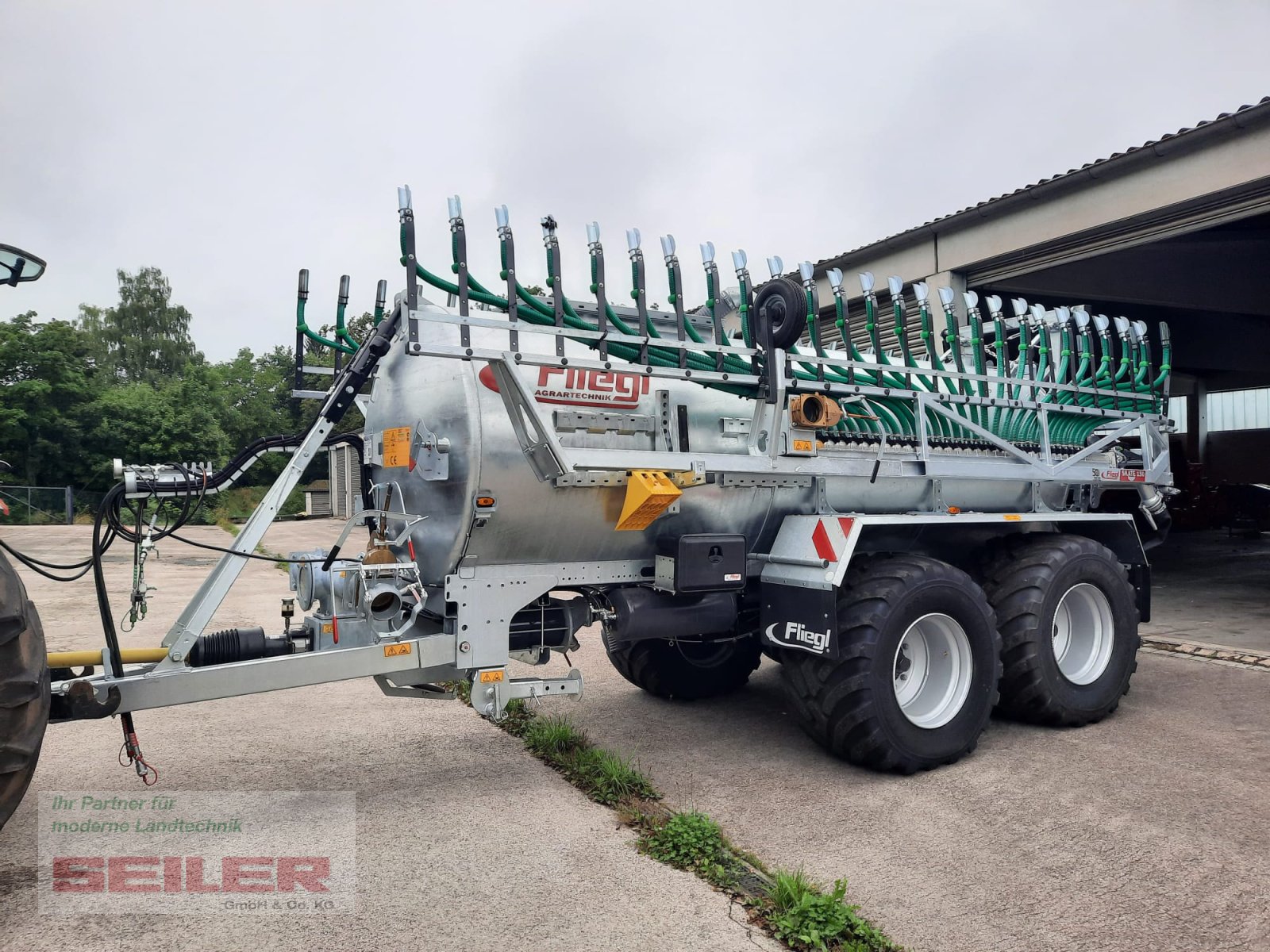 Pumpfass typu Fliegl PFW 12000 Maxx Line Tandem + Skate 150 12m³ / 15 m, Neumaschine v Ansbach (Obrázek 16)