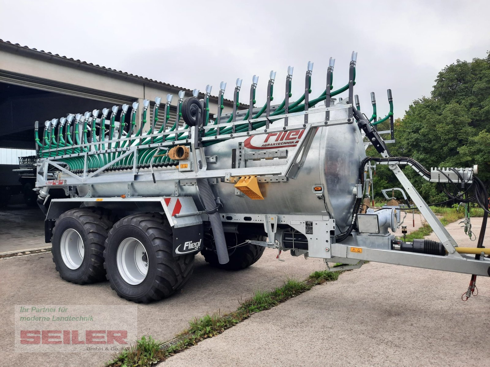 Pumpfass typu Fliegl PFW 12000 Maxx Line Tandem + Skate 150 12m³ / 15 m, Neumaschine v Ansbach (Obrázek 17)