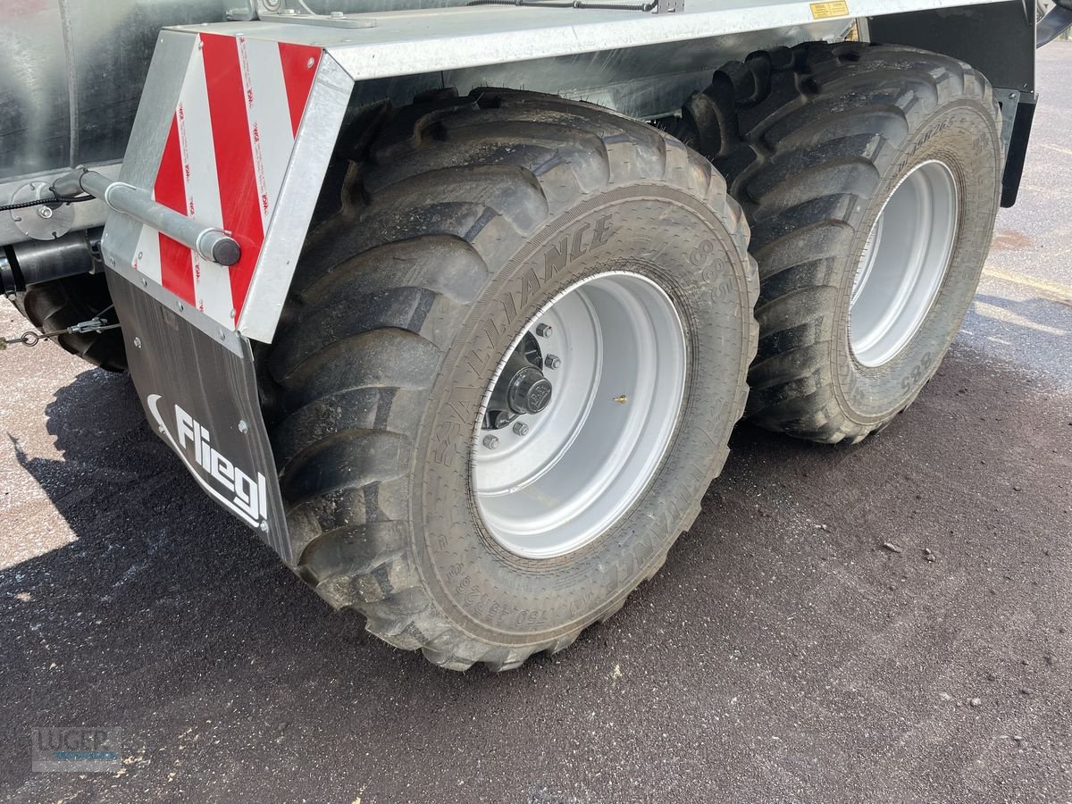 Pumpfass des Typs Fliegl PFW 12000 MaxxLine, Neumaschine in Niederkappel (Bild 10)