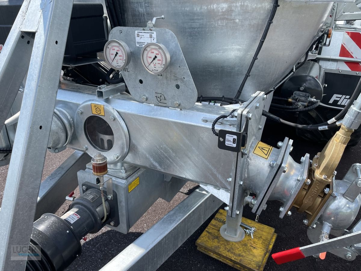 Pumpfass des Typs Fliegl PFW 12000 MaxxLine, Neumaschine in Niederkappel (Bild 9)