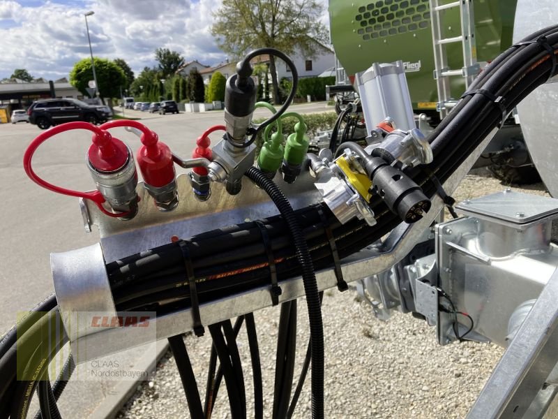 Pumpfass des Typs Fliegl PFW 12000 + SKATE 150, Neumaschine in Freystadt (Bild 15)