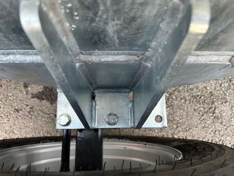 Pumpfass des Typs Fliegl Vakuumfass 3000l Jumbo Line Güllefass, Neumaschine in Tamsweg (Bild 11)