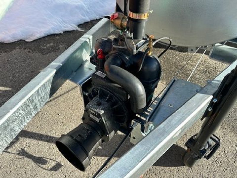 Pumpfass des Typs Fliegl Vakuumfass 4000l Jumbo Line Güllefass, Neumaschine in Tamsweg (Bild 5)