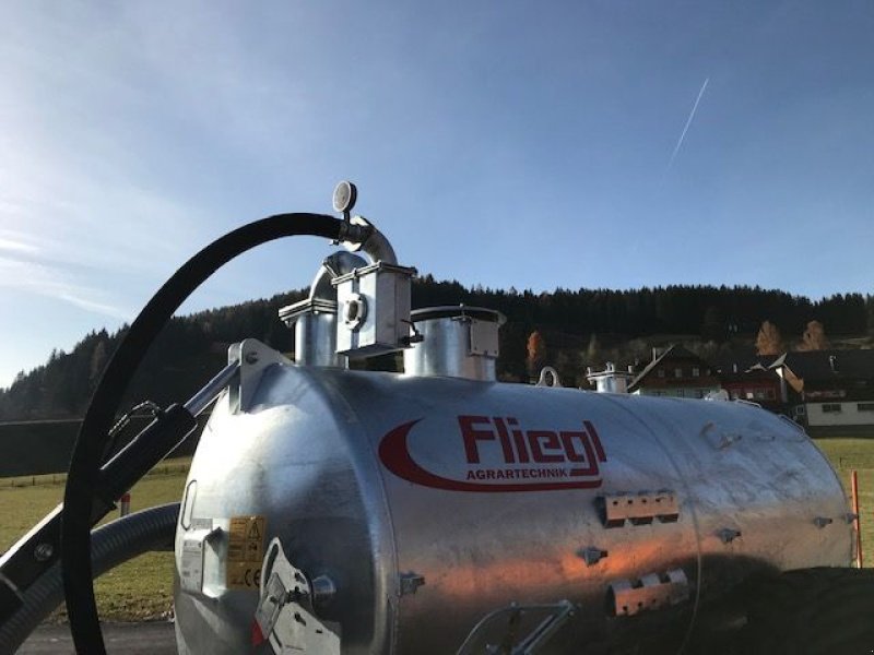 Pumpfass des Typs Fliegl Vakuumfass 5000l Jumbo Line Güllefass, Neumaschine in Tamsweg (Bild 15)
