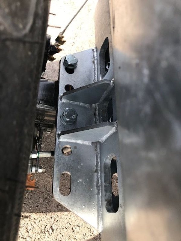 Pumpfass des Typs Fliegl Vakuumfass 6200l Jumbo Line Güllefass, Neumaschine in Tamsweg (Bild 15)