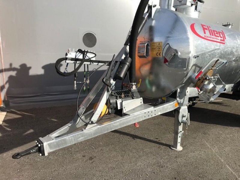 Pumpfass des Typs Fliegl Vakuumfass 6200l Jumbo Line Güllefass, Neumaschine in Tamsweg (Bild 10)