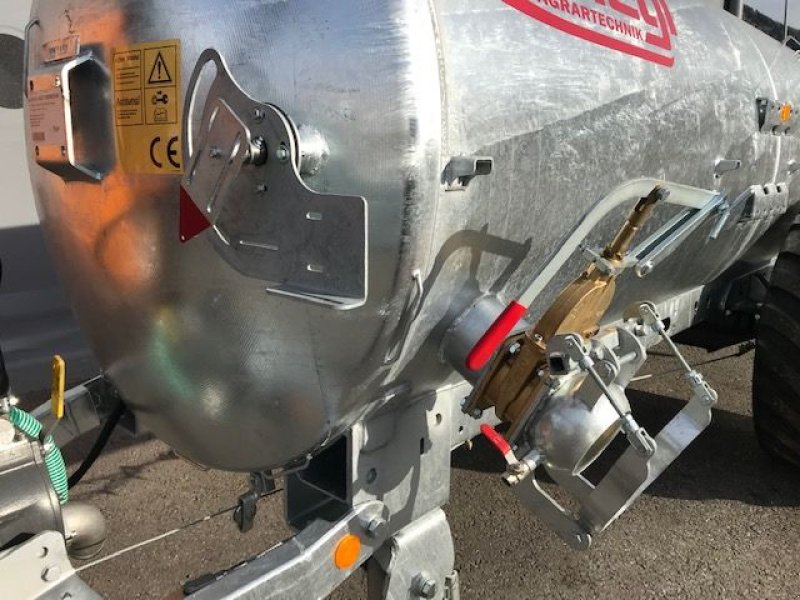 Pumpfass des Typs Fliegl Vakuumfass 6200l Jumbo Line Güllefass, Neumaschine in Tamsweg (Bild 11)